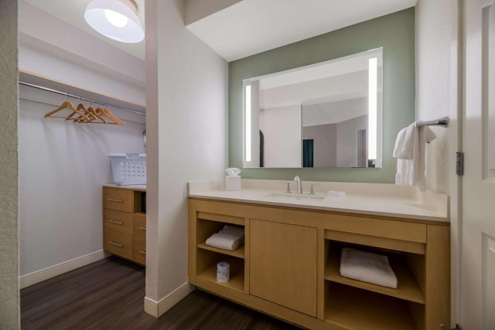 One-Bedroom King Suite interior